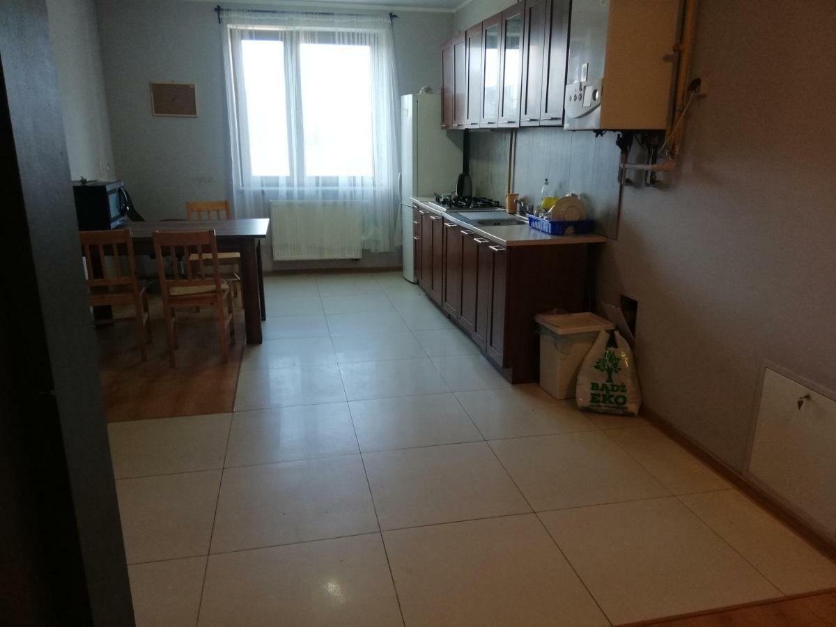Pokoje Przy Rondzie Apartment Czestochowa Luaran gambar