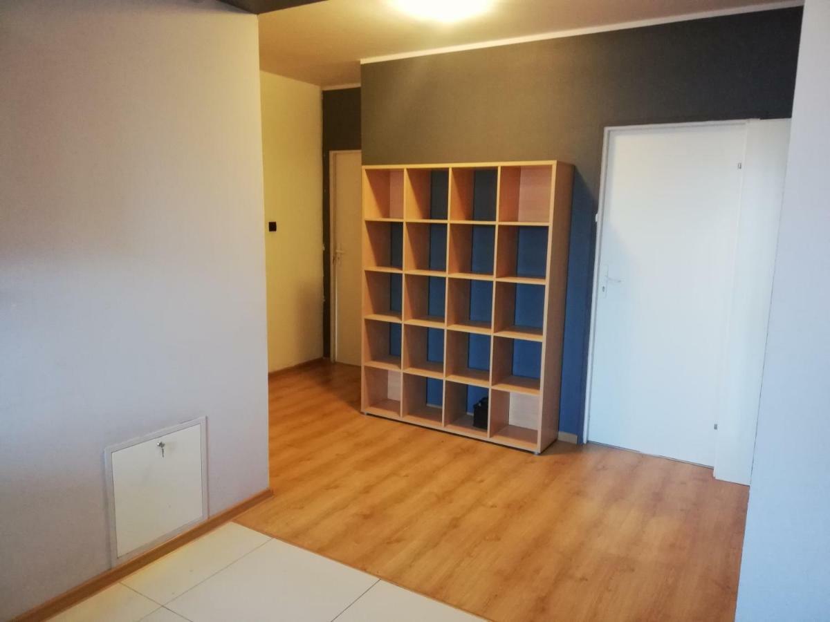 Pokoje Przy Rondzie Apartment Czestochowa Luaran gambar